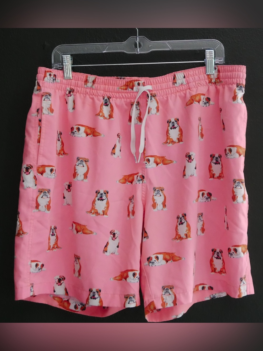 Chubbies Pink Bulldog Print Swim Trunks Shorts Men’s XL Mesh Lined EUC